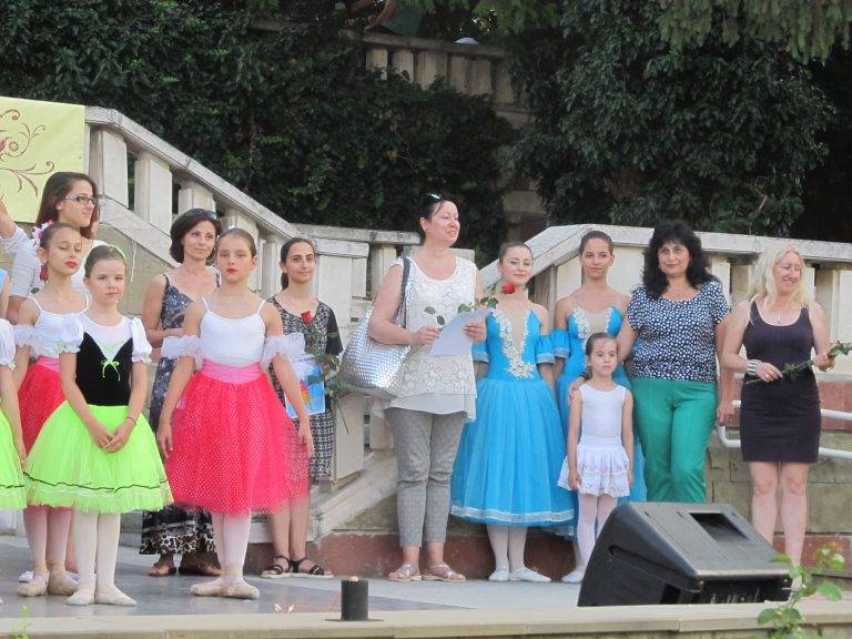 Горещи новини | Над 120 деца се включиха в Десетия празник на балета в Лясковец