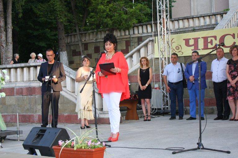 Горещи новини | Лясковец отпразнува Петровден