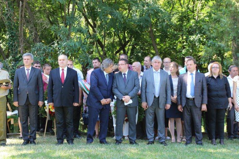 Свищов чества тържествено  140 години от Освобождението си