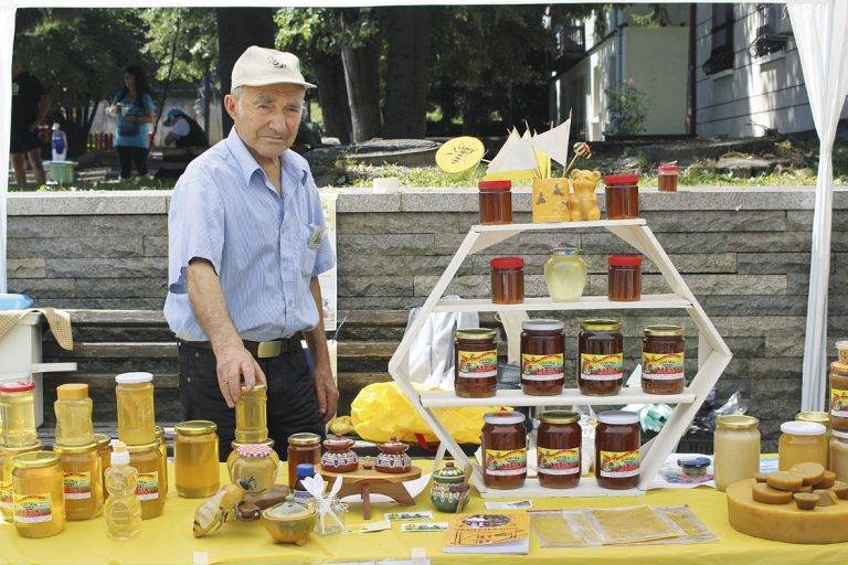 Еленският мед – една от кулинарните емблеми на балканското градче
