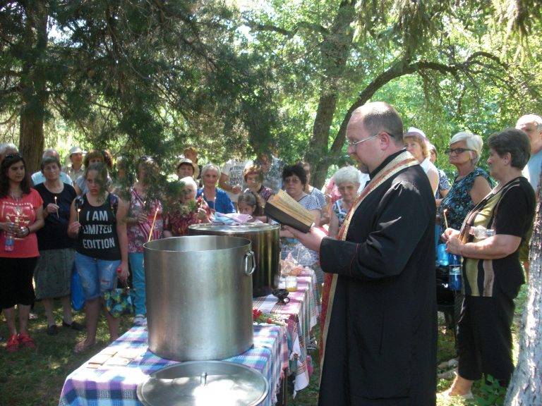 Курбан и водосвет на поклонението в Къпиновския манастир