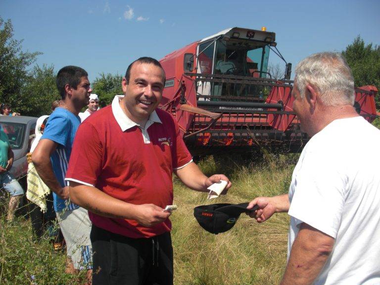 Горещи новини | Откриха жътвата  в Еленско с ритуал