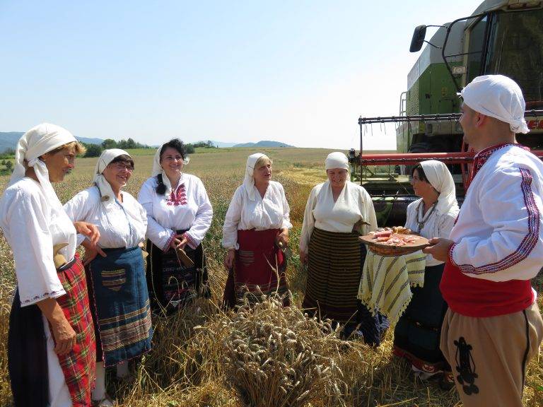 Откриха жътвата в Еленско с ритуал