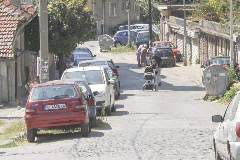 Общество | Затвориха кръстовището на улица „Бузлуджа“ с ул. „Драгоман“