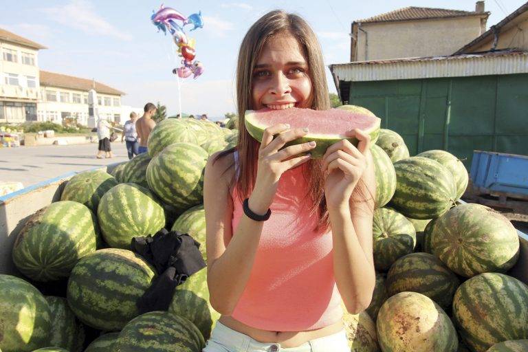 Общество | Два тона дини ще похапнат гостите на летния празник в село Никюп
