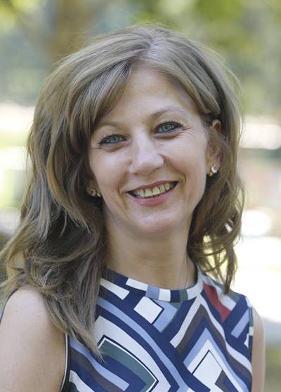 Росица Димитрова, зам.-министър на МТСП: “До 2019 г. ще бъдат закрити всички  домове за медико-социални грижи”