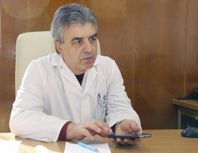 Здраве | Д-р Иван Иванов, шеф на болницата в Горна Оряховица: “Заради агресивни пациенти самите лекари вече имат нужда от спешна помощ”
