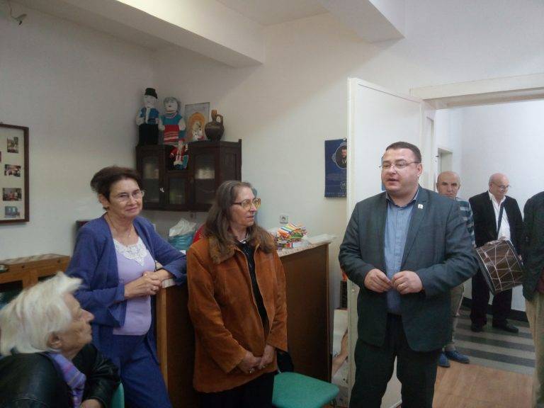 Свищов | В навечерието на Международния ден на белия бастун хората със зрителни нарушения в Свищов се събраха за да отбележат важността на този ден