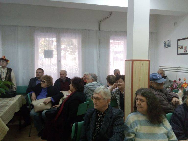 В навечерието на Международния ден на белия бастун хората със зрителни нарушения в Свищов се събраха за да отбележат важността на този ден