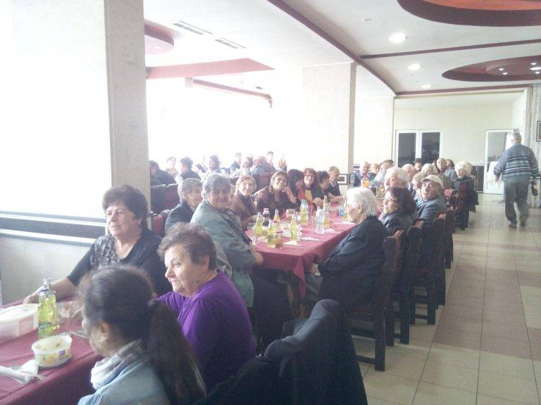 Над 300 члена от пенсионерските клубове в община Свищов отпразнуваха заедно Международния ден на възрастните хора