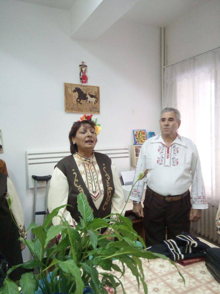 В навечерието на Международния ден на белия бастун хората със зрителни нарушения в Свищов се събраха за да отбележат важността на този ден