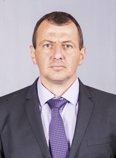 Елена | Стоян Златев, председател на Общински съвет – Елена: “Работим добре с БСП и ДПС,  няма излишно политиканстване  в местния парламент на Елена”