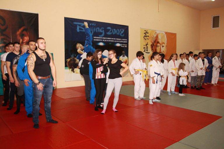 В Свищов се проведе официално откриване на обновената зала по джудо в УК „Алеко Константинов“
