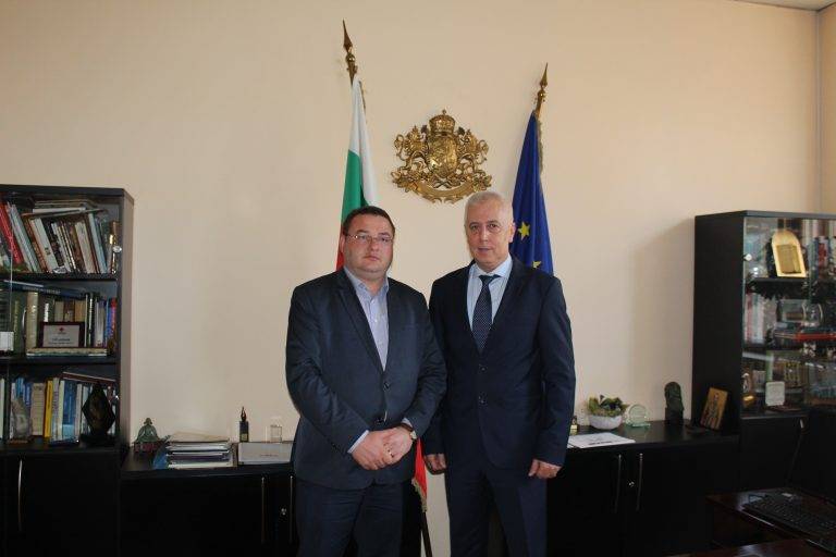 Министърът на здравеопазването проф. Николай Петров се срещна с кмета на Свищов Генчо Генчев и с директора на общинската болница в града д-р Венцислав Михов