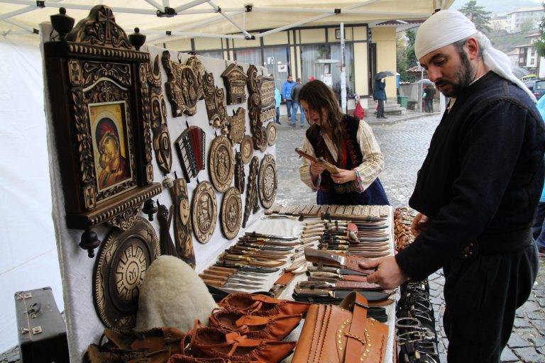 10 000 души хапнаха от прочутия еленски бут