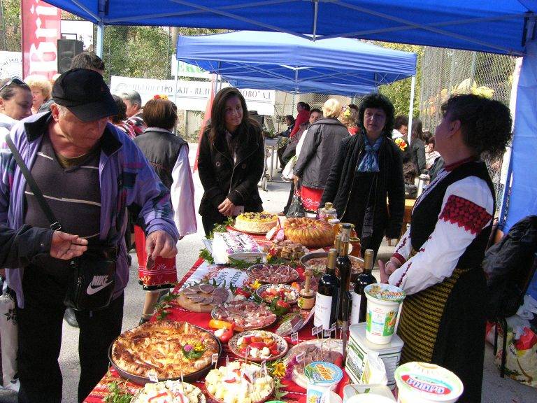 Горещи новини | Градоначалникът на Eлена втори в „Kмет на месеца“ за септември