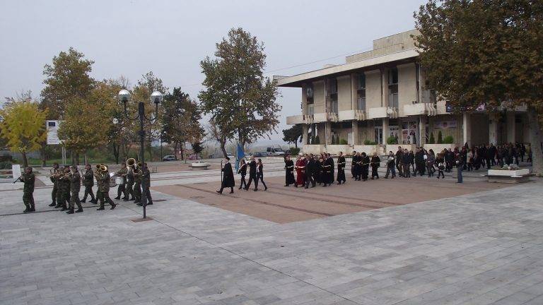 Горещи новини | Ръководството на община Свищов уважи  патронния празник на СА „Д. А. Ценов“