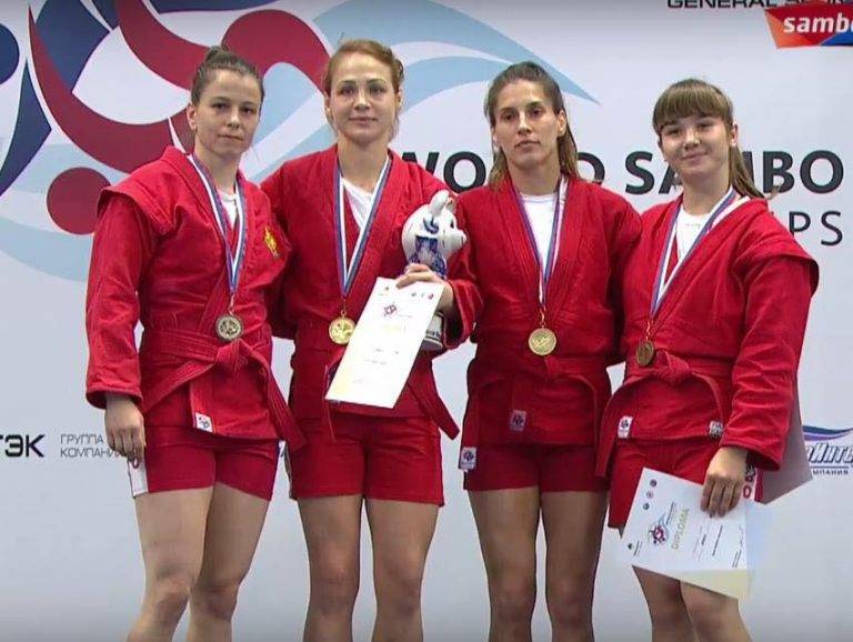 Горещи новини | Еленчанката Калина Стефанова със сребърен медал от Световното първенство по самбо