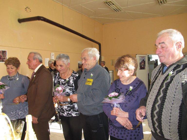 В Лясковско отпразнуваха Златни сватби в Деня на християнското семейство