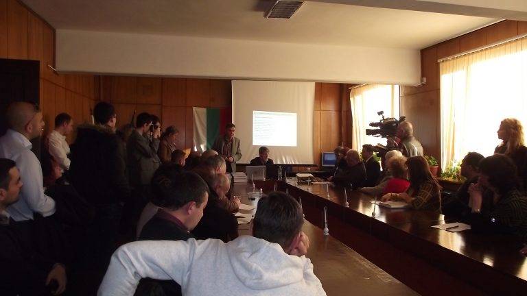 Горещи новини | Община Свищов имаше силно присъствие на публичните обсъждания относно избора на трасе за новата автомагистрала Русе – Велико Търново