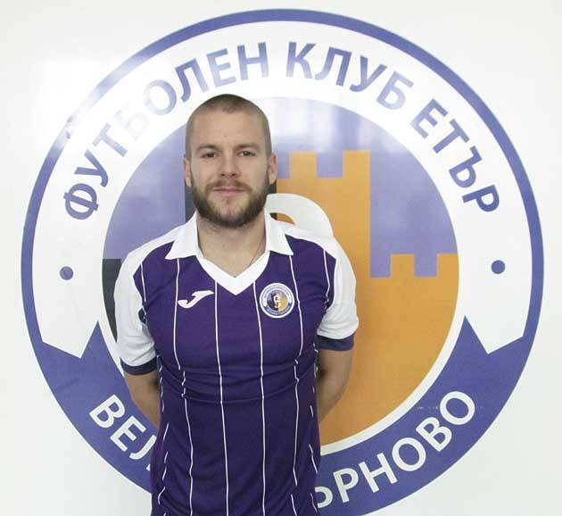 Спорт | Етърци подписаха с халф, искан от Венгер в “Арсенал”