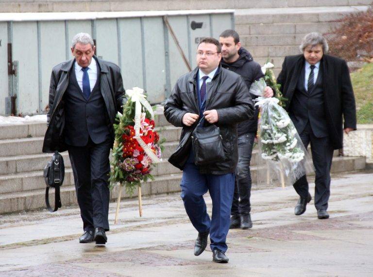 Хиляди изпратиха Петър Христов  в последния му път