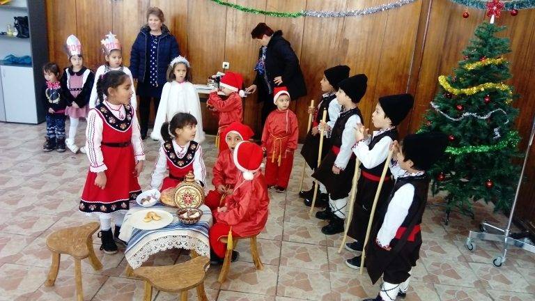 Горещи новини | Центърът за пълнолетни лица с деменция в  Овча могила посрещна първата си Коледа