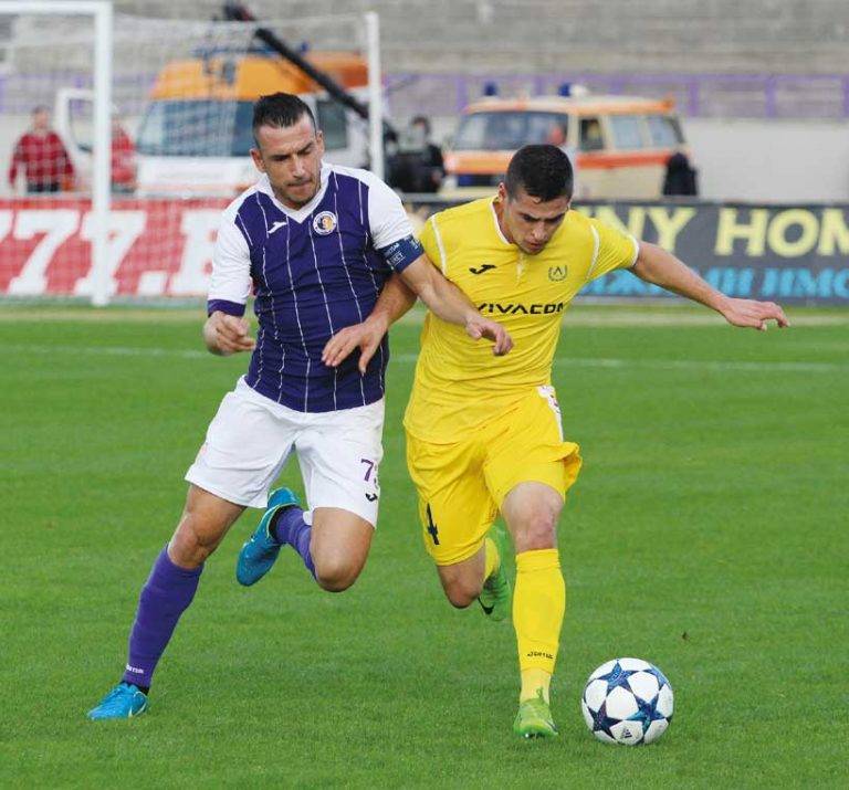 Спорт | “Етър” представя обновения си тим утре преди проверката с “Литекс”