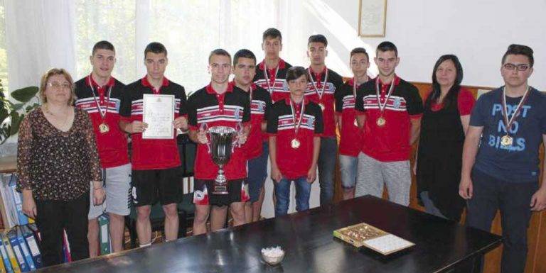 Спорт | Младите хандбалисти на  ПГЕЕ “Ломоносов” представят  България на световно за ученици