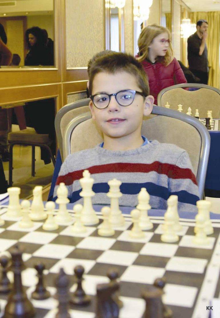 Спорт | Веселин Чамурков първи до 10 г. на международен турнир в Солун