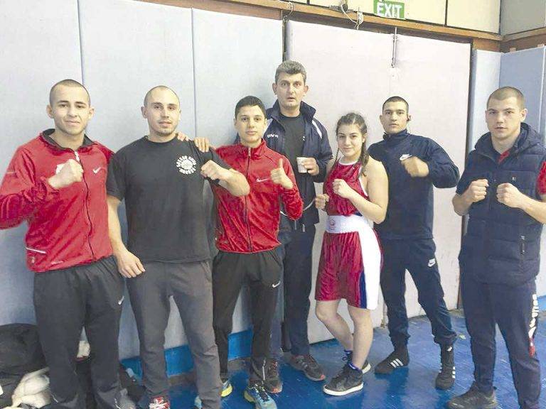 Спорт | “Ивайло ВТ” с първи медал на бокс при жените