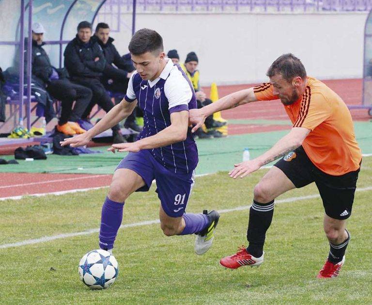 Спорт | Етърци стартираха с 6:0 срещу “Марек” в елитната U17 група