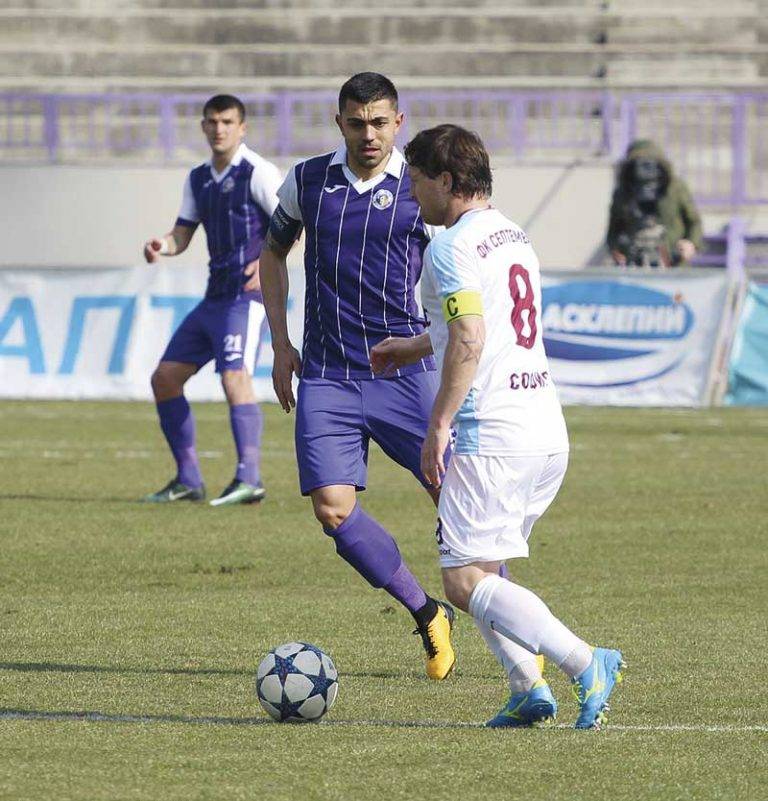 Спорт | “Берое” пак обърна “Етър” с 2:1