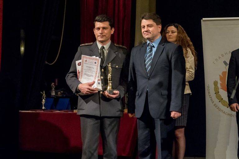 Горещи новини | Пожарникари от област В. Търново  спечелиха национални награди