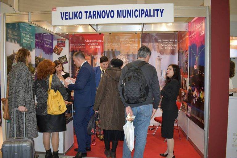 Горещи новини | С културен туризъм Велико Търново  привлича румънци през 2018 г.
