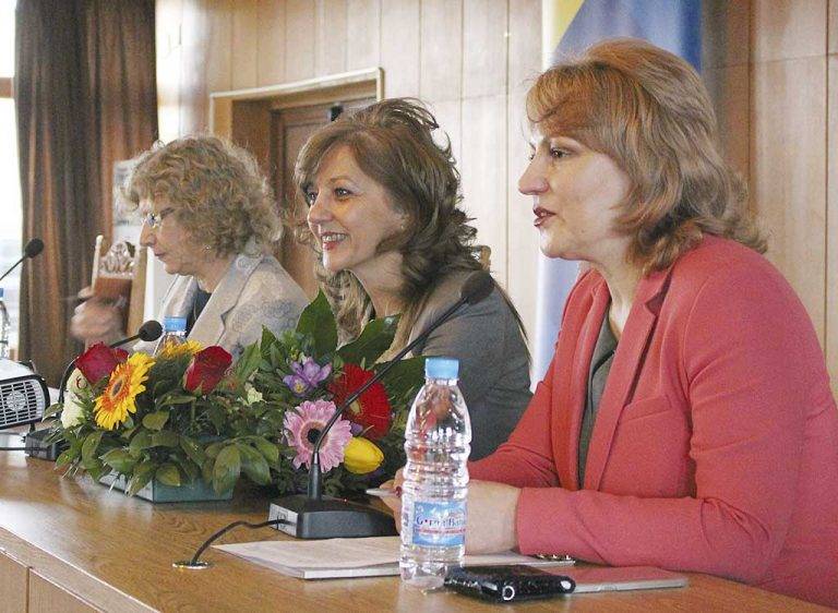 Общество | Зам.-министър Росица Димитрова: “До 25 процента повишаваме  издръжката в социалните услуги”