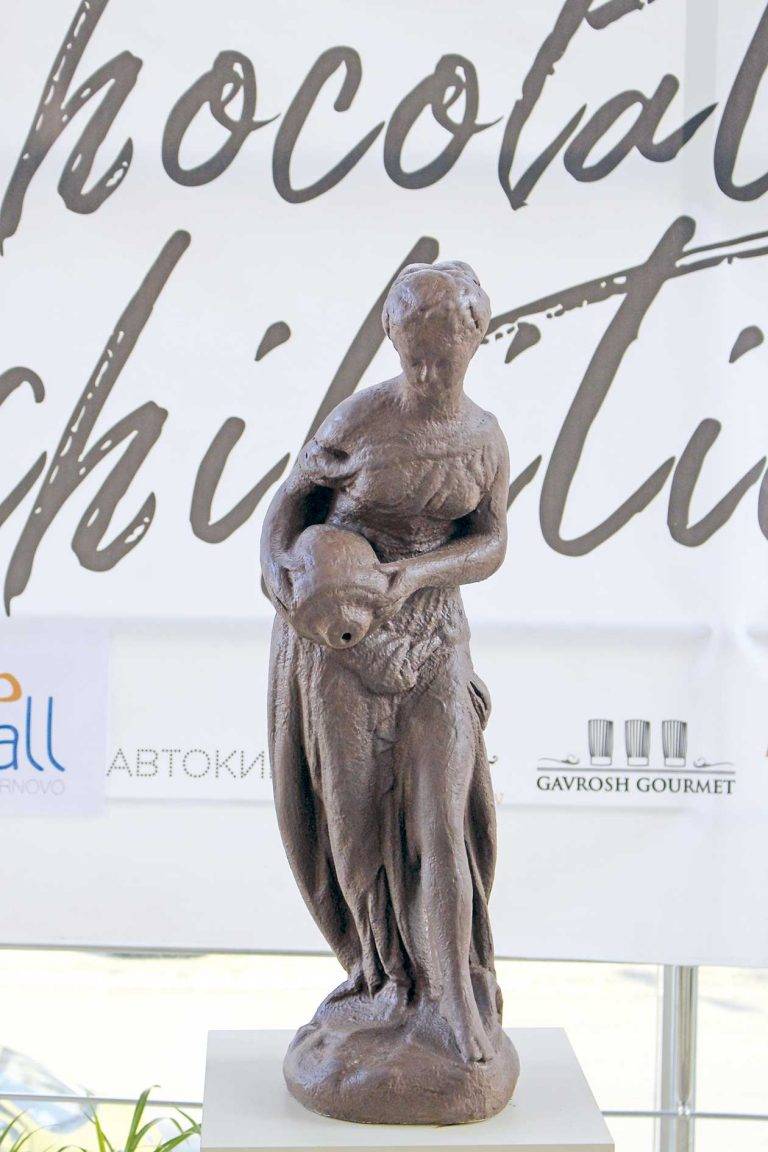 Шеф Ради Стамболов: “Когато пътувате, вместо да  пиете кафе хапнете малко шоколад”