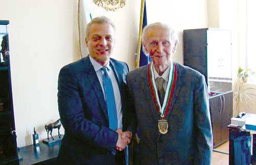 Здраве | Проф. Александър Гюровски – от личен лекар на етиопски император  до хирург в болницата на Павликени