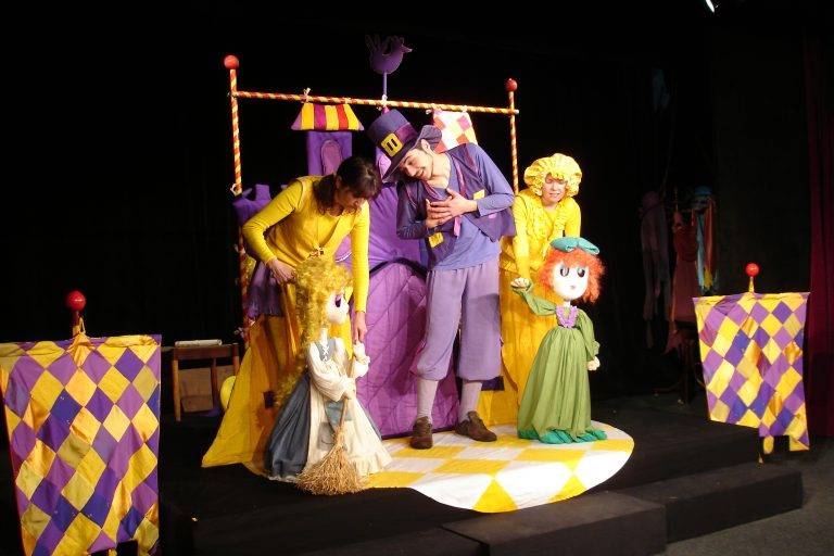 В очакване на „Пепеляшка“ на сцената на Куклен театър ВЕСЕЛ