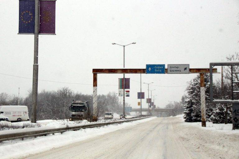 Горещи новини | Пътят Алеково – Козловец остава затворен и днес