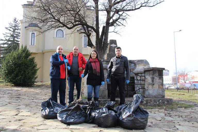 Горещи новини | От БСП почистиха руските гробища  до храма „Възкресение Христово”