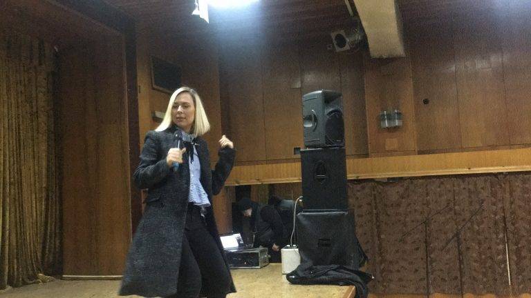 Маги Джанаварова гостува на ученици от ОУ “Св. Патриарх Евтимий”