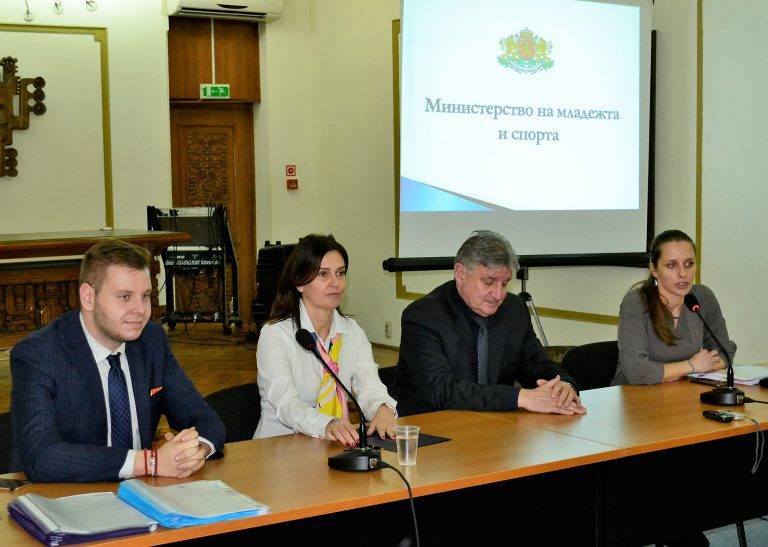 Даниел Панов внася в спортното министерство осъвременен проект за тренировъчно игрище