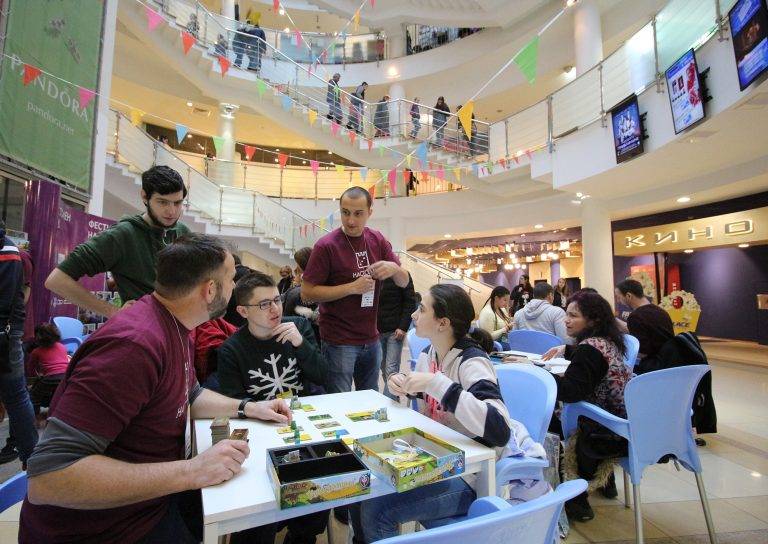 Над 400 запалени фенове, супер игри и емоции на фестивала „Настолен град 2018“