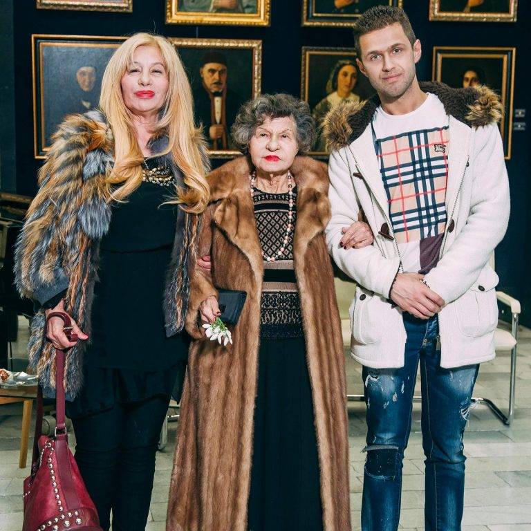 Голямата Стоянка Мутафова представя биографичната си книга във В. Търново