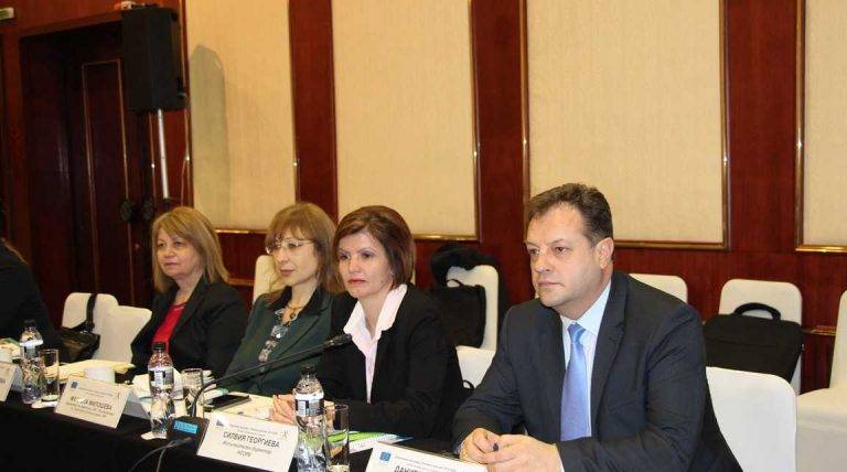 Горещи новини | Даниел Панов договори по-дълъг срок за отчитане на проекти по „Региони в растеж“