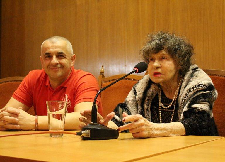 Великотърновци на крака пред Стоянка Мутафова, на 96 години тя мечтае да разгледа Япония