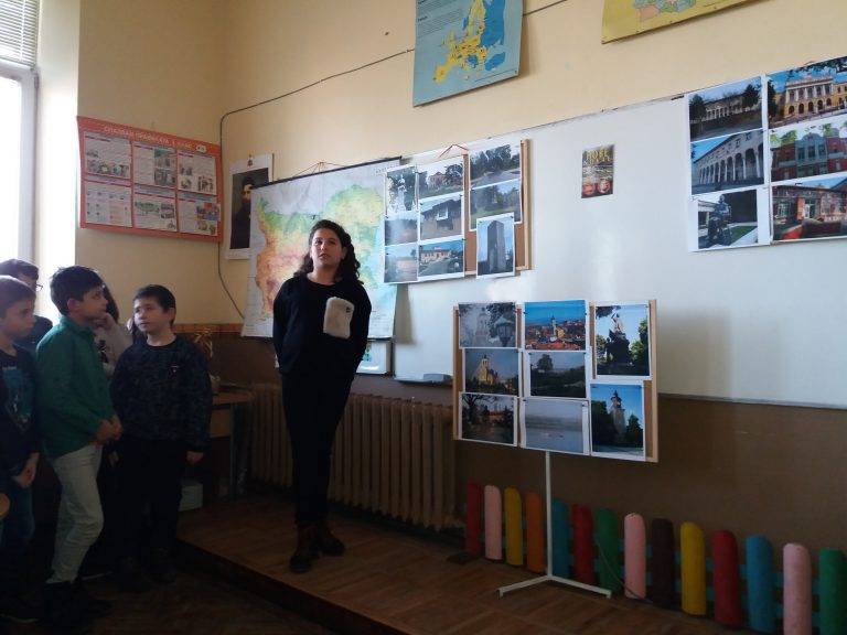 Младите екскурзоводи от СУ „Николай Катранов“  представиха забележителностите на град Свищов