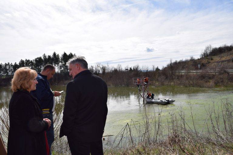 Горещи новини | Източват язовир “Вятъра”
