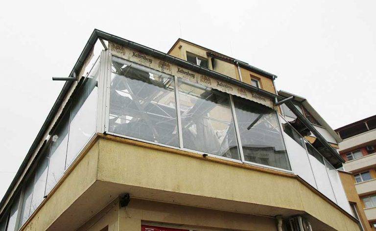 Горещи новини | Изоставени помещения се рушат  и застрашават живота на хората